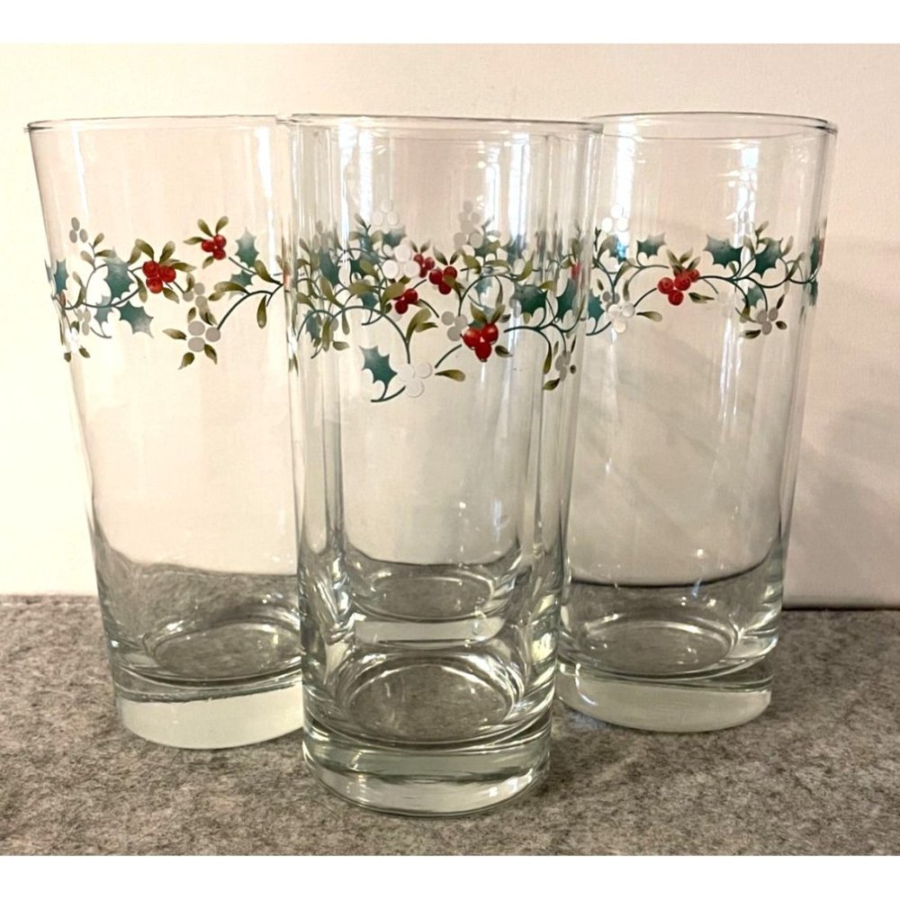 Set of 4 Phaltzgraff Winter Berry 6.25"  Tumblers  # 2586